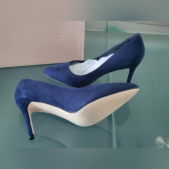 NWT Khloy Nice Blue Suede Pumps Size 7 - Picture 4 of 7